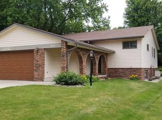 210 N 6th Ave, Sheldon, IA 51201