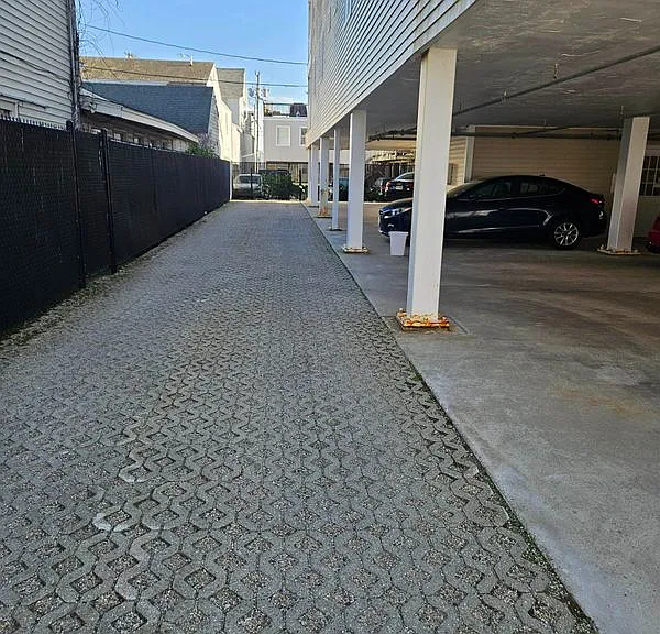 7 F 3 #3 — Photo 3