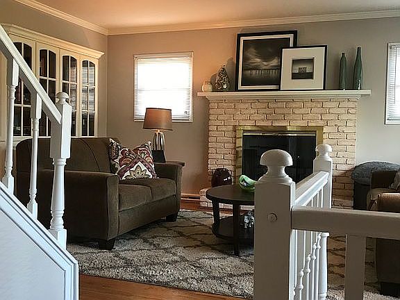 2nd image of 4664 Leadwell Ln