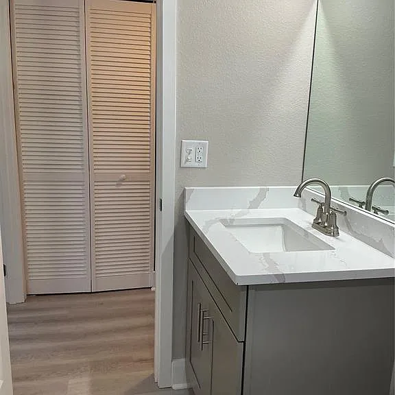 7645 Sun Island Dr S #101 — Photo 35