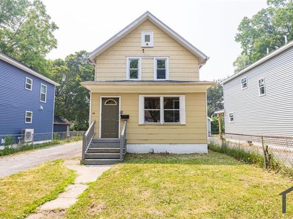 89 Superior St