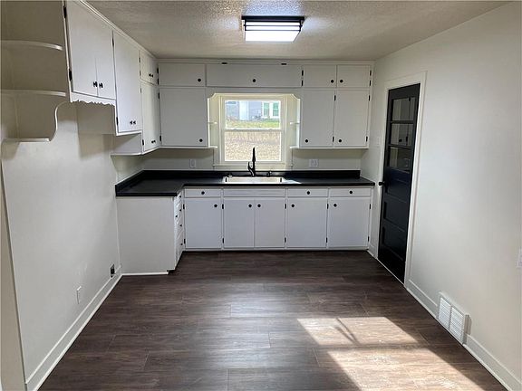 5th image of 3104 Faraon St