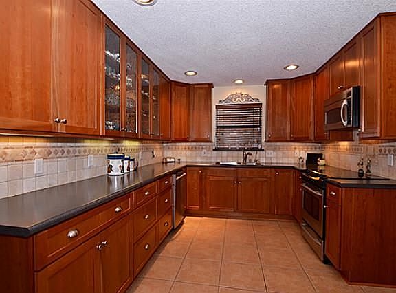 5th image of 2661 Daisy Ln
