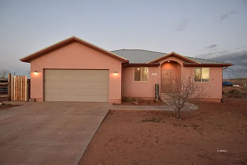 1670 N Primera Ave Photo 1