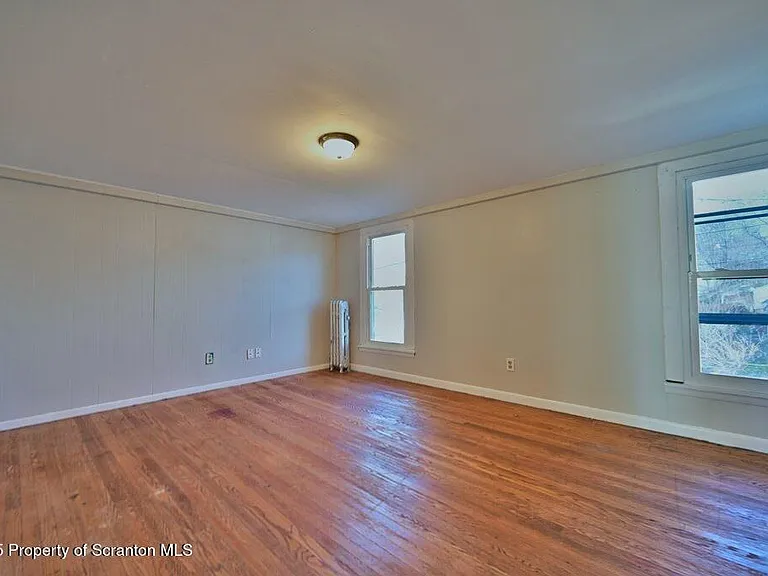 416 E Market St — Photo 24