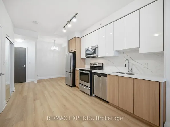 7161 Yonge St #2433, Markham, ON L3T 0C8