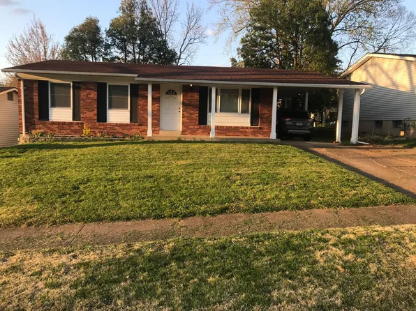 12411 Glenbush Dr, Maryland Heights, MO 63043