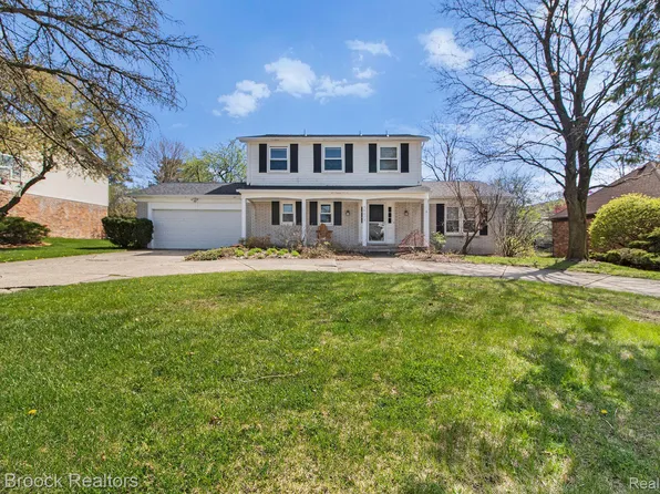 36073 Crompton Cir, Farmington Hills, MI 48335