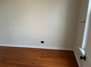 3501 W Walnut St #1R, Chicago, IL 60624
