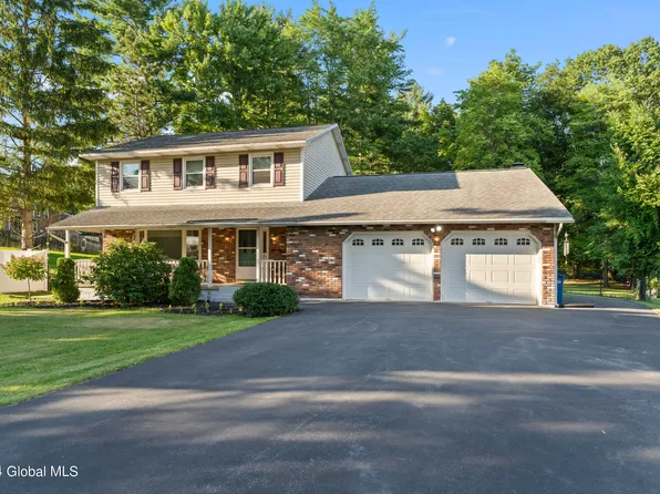 31 Fairway Lane, Colonie, NY 12304