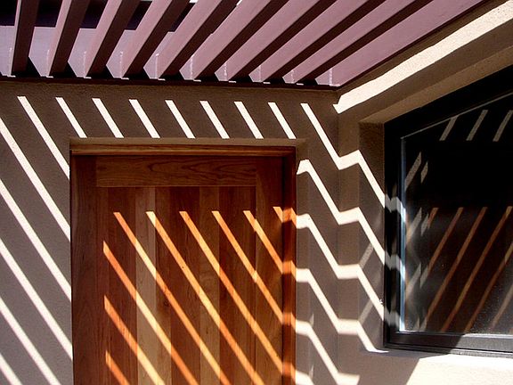 East terrace, looking south
						:
						This generous outdoor deck enjoys morning sunlight, but is shaded by afternoon.