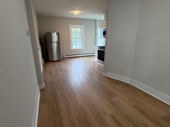 164 Curtis St APT 2R