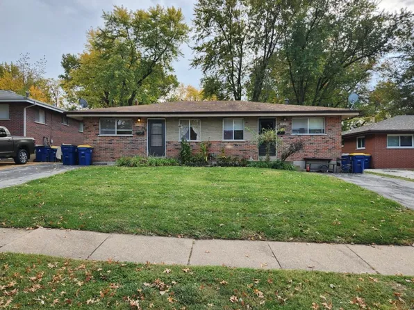 10124 Douglas Ct #10124, Saint Ann, MO 63074