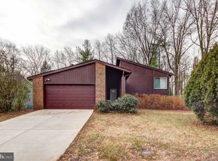 214 Penny Ln, Sterling, VA 20164