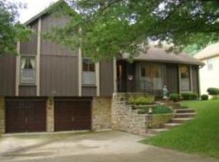 11913 W 100th Ter, Lenexa, KS 66215
