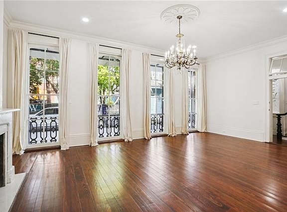 4th image of 1010 Royal St