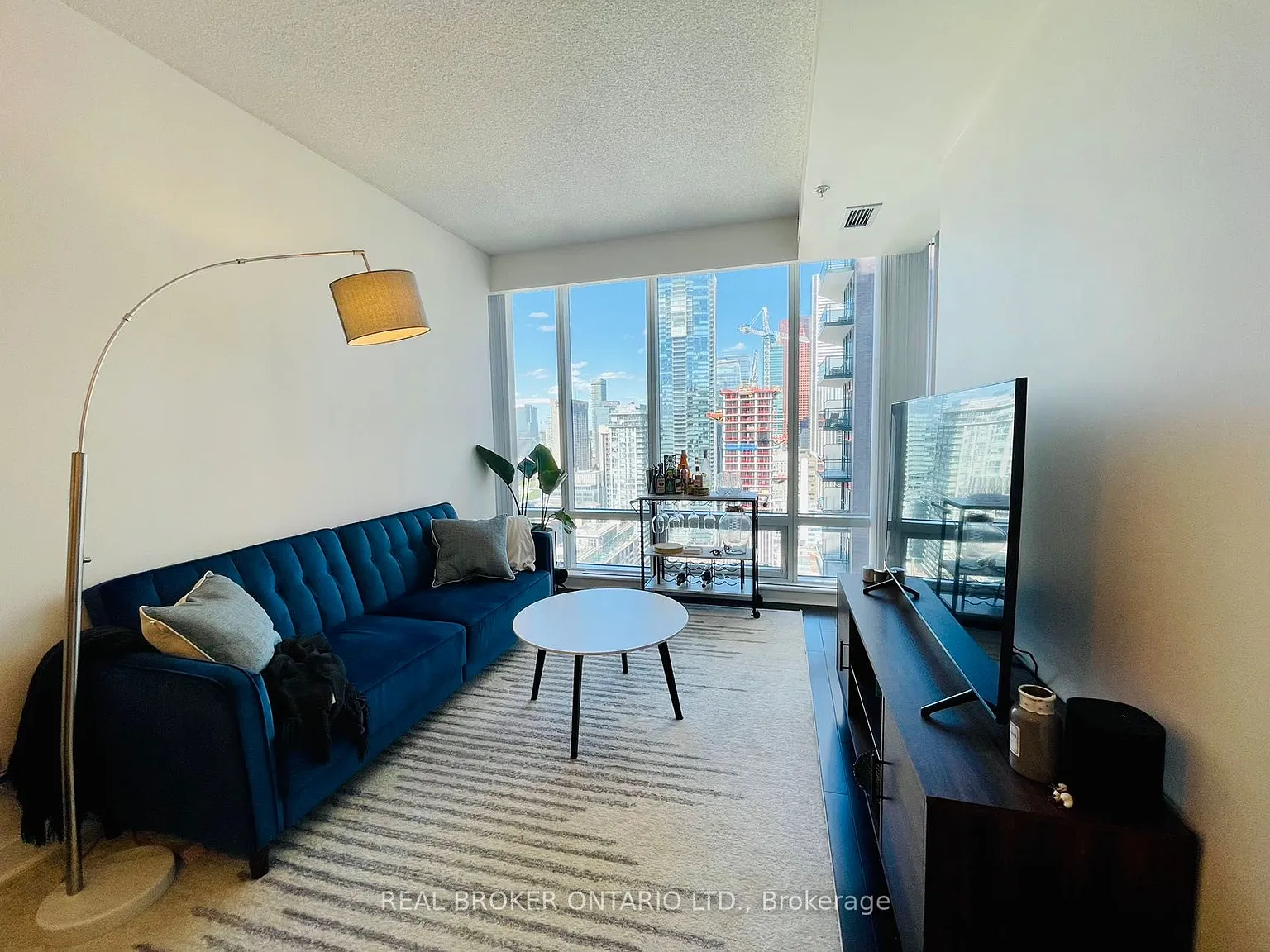 2 bed, $2,850 — Photo 4