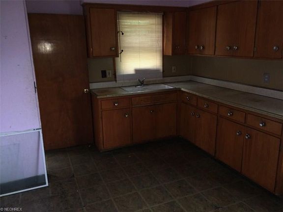 5th image of 710 E 162nd St