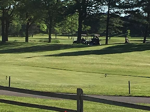 2nd image of 1896 Fox Run Dr