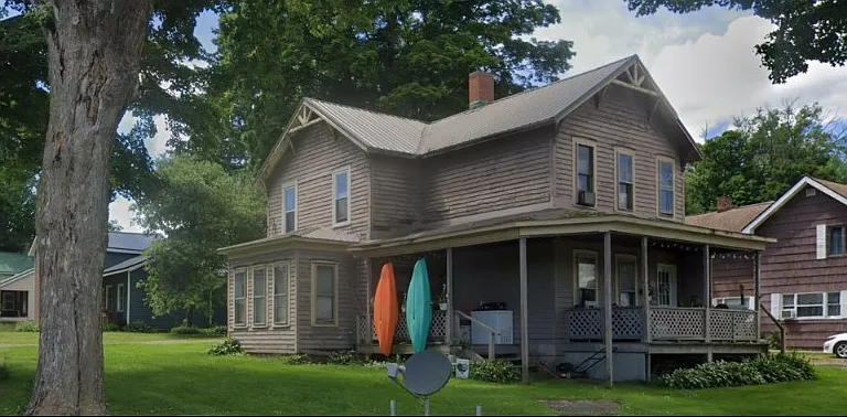 205 Marion St — Photo 1