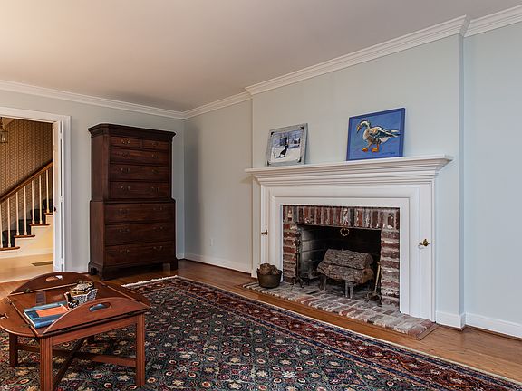 4th image of 8113 University Dr