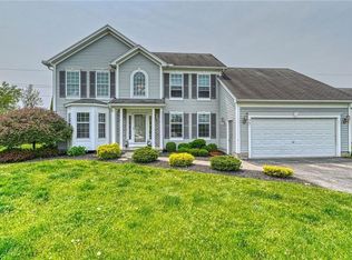 77 Arborway Ln, Rochester, NY 14612