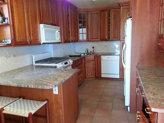 2nd image of 3530 Henry Hudson Pkwy APT 9F