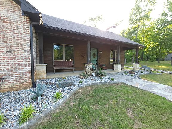 2nd image of 225 Lillian Ln