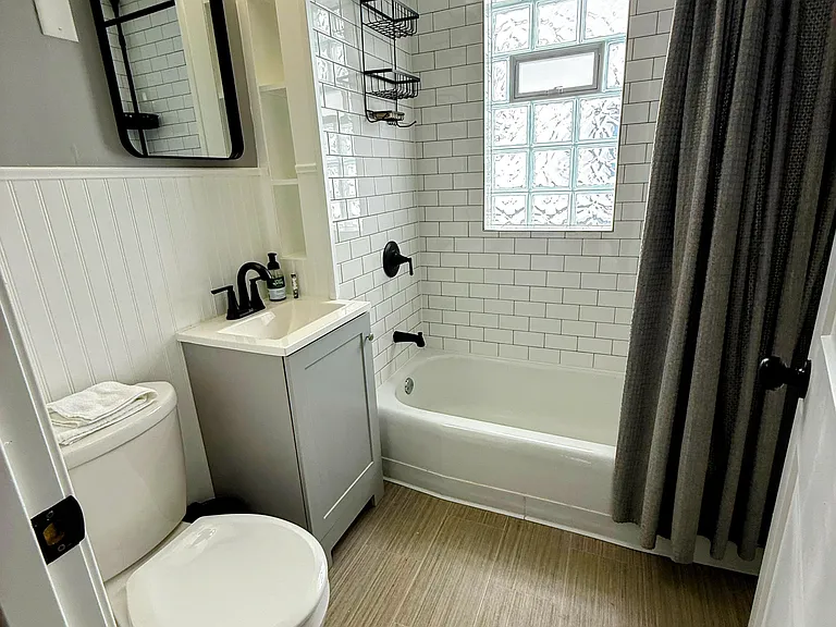 1639 Selby Ave — Photo 4