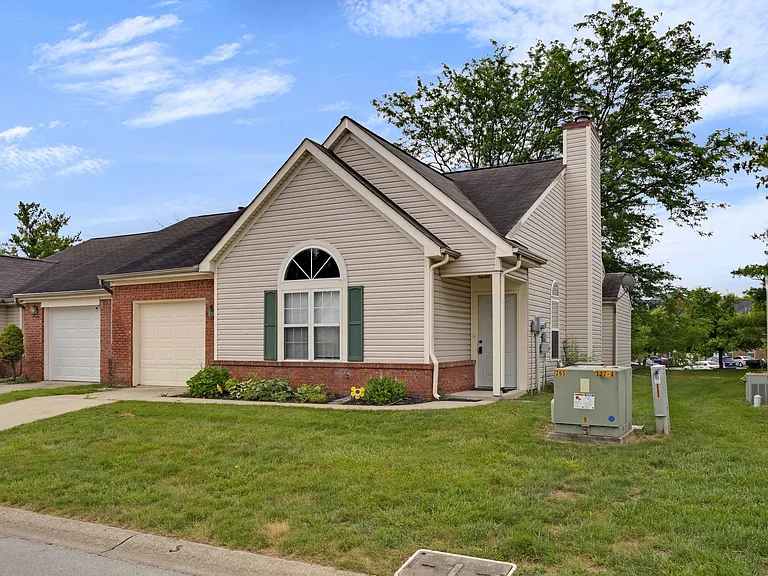 5709 Eden Village Dr — Photo 1