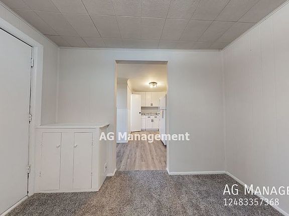 3rd image of 8587 Pontiac Lake Rd APT 4