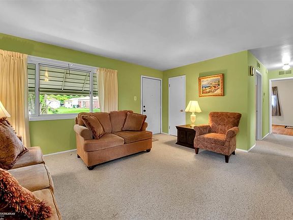 4th image of 47630 Eldon Dr