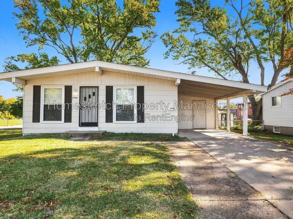 1790 Beverly Dr, Florissant, MO 63031
