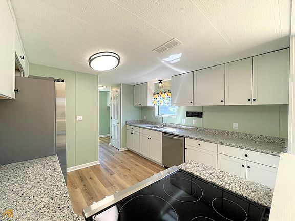 3rd image of 252 Highland Ave