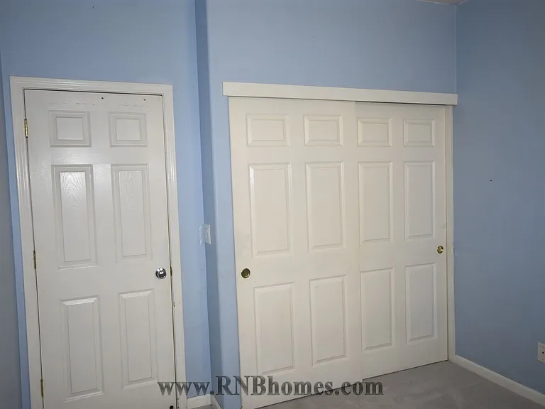 133 Marinette Ct — Photo 10