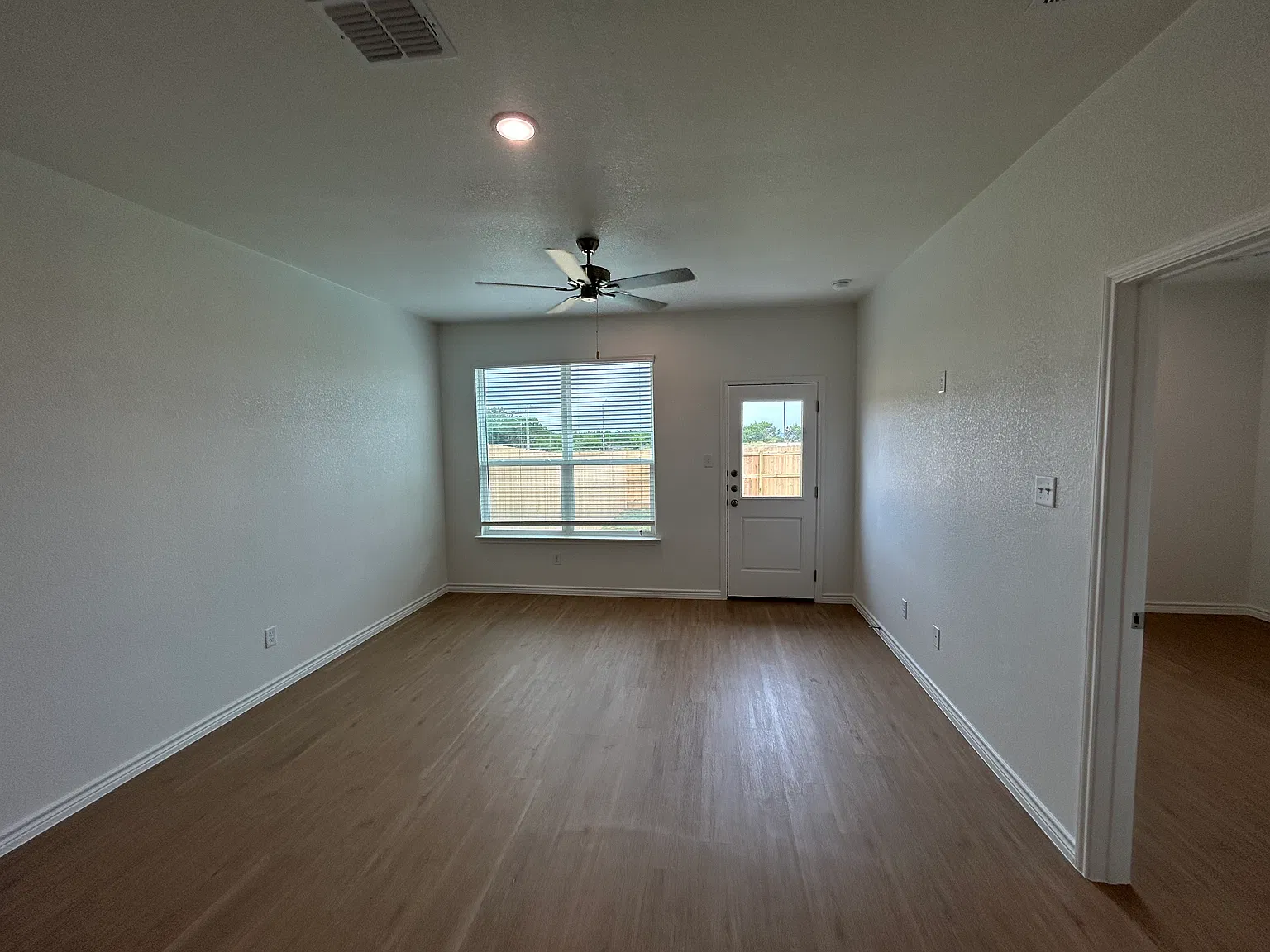 3 bed, 1175 sqft, $1,500 — Photo 3