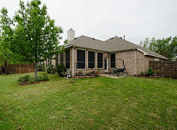 4th image of 3105 Waterton Cir