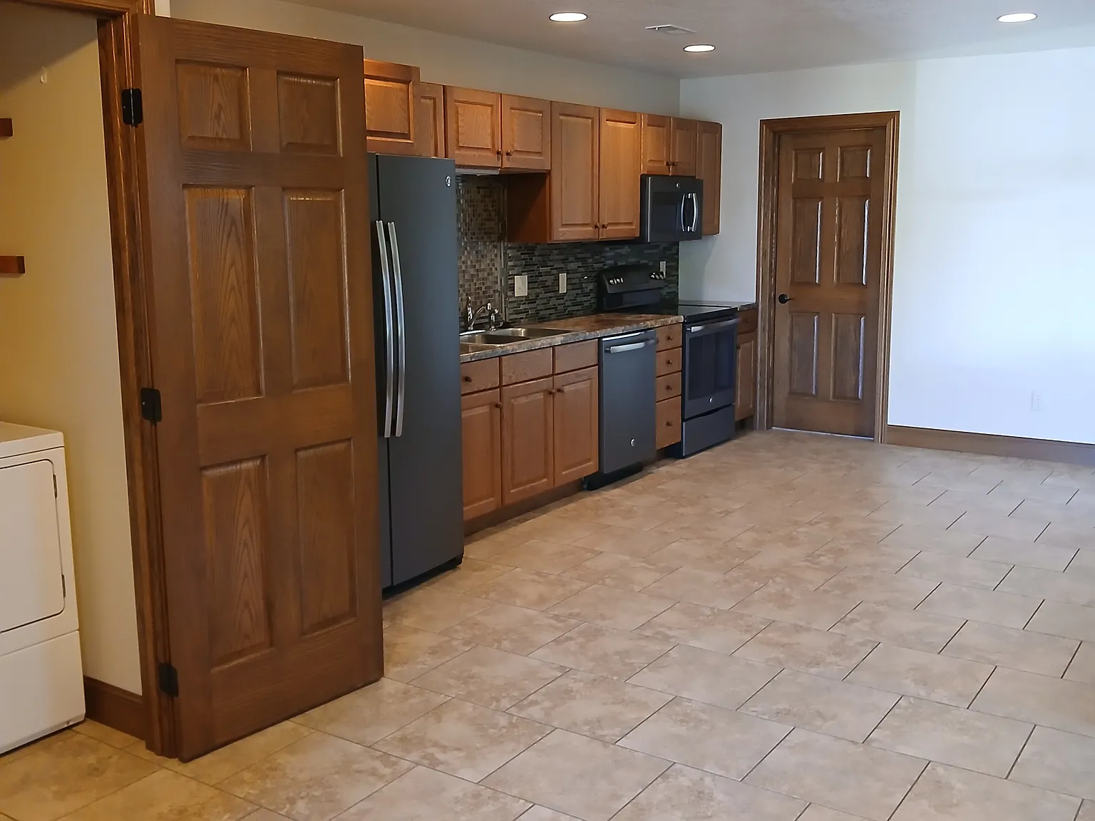 1 bed, 925 sqft, $1,050 — Photo 4
