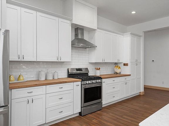 5th image of 13410 Saint Florent Dr