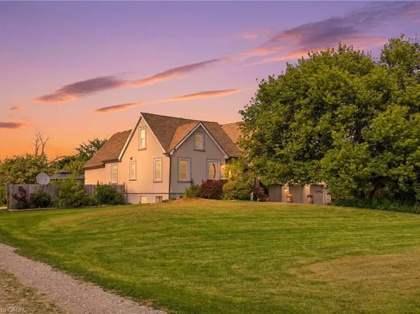 97 Smith Rd, Hamilton, ON L8J 2Z2