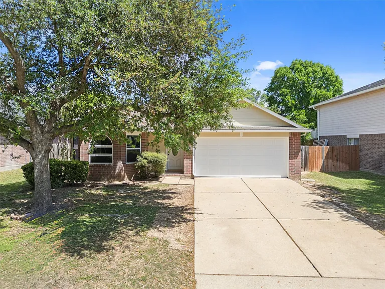 3910 Crystal Pass Ct — Photo 1