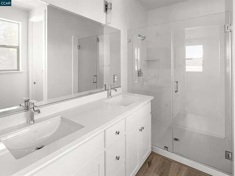2802 Chattleton Ln — Photo 5