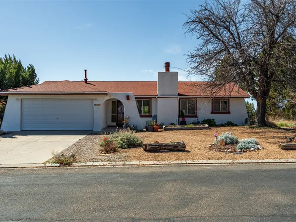 6445 Vooscane Ave, Cochiti Lake, NM 87083