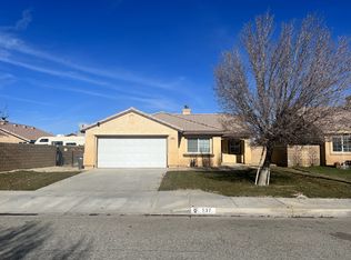 537 Koufax Dr, Lancaster, CA 93535