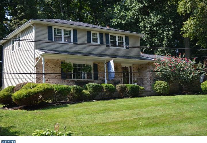 1st image of 27 Blue Jay Dr