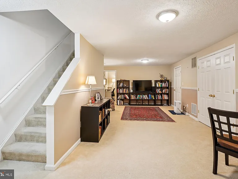 217 Highland Ridge Ave — Photo 20