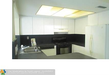 4th image of 8204 NW 73rd Ter