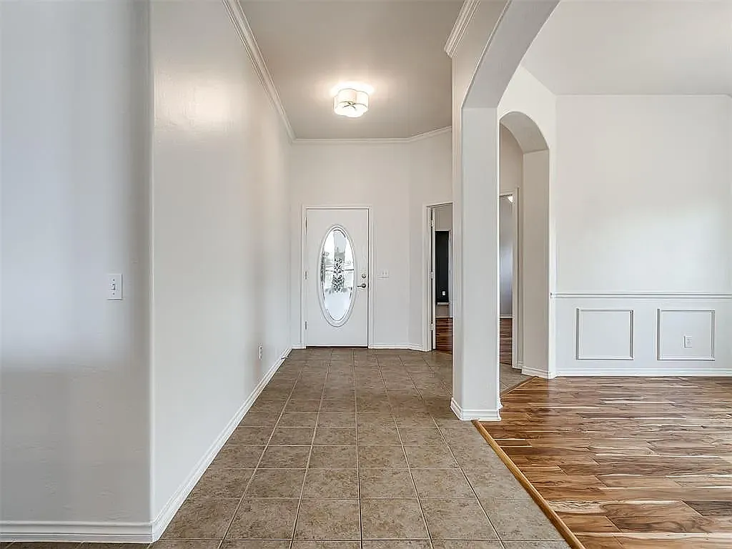 4 bed, 2747 sqft, $3,500 — Photo 4