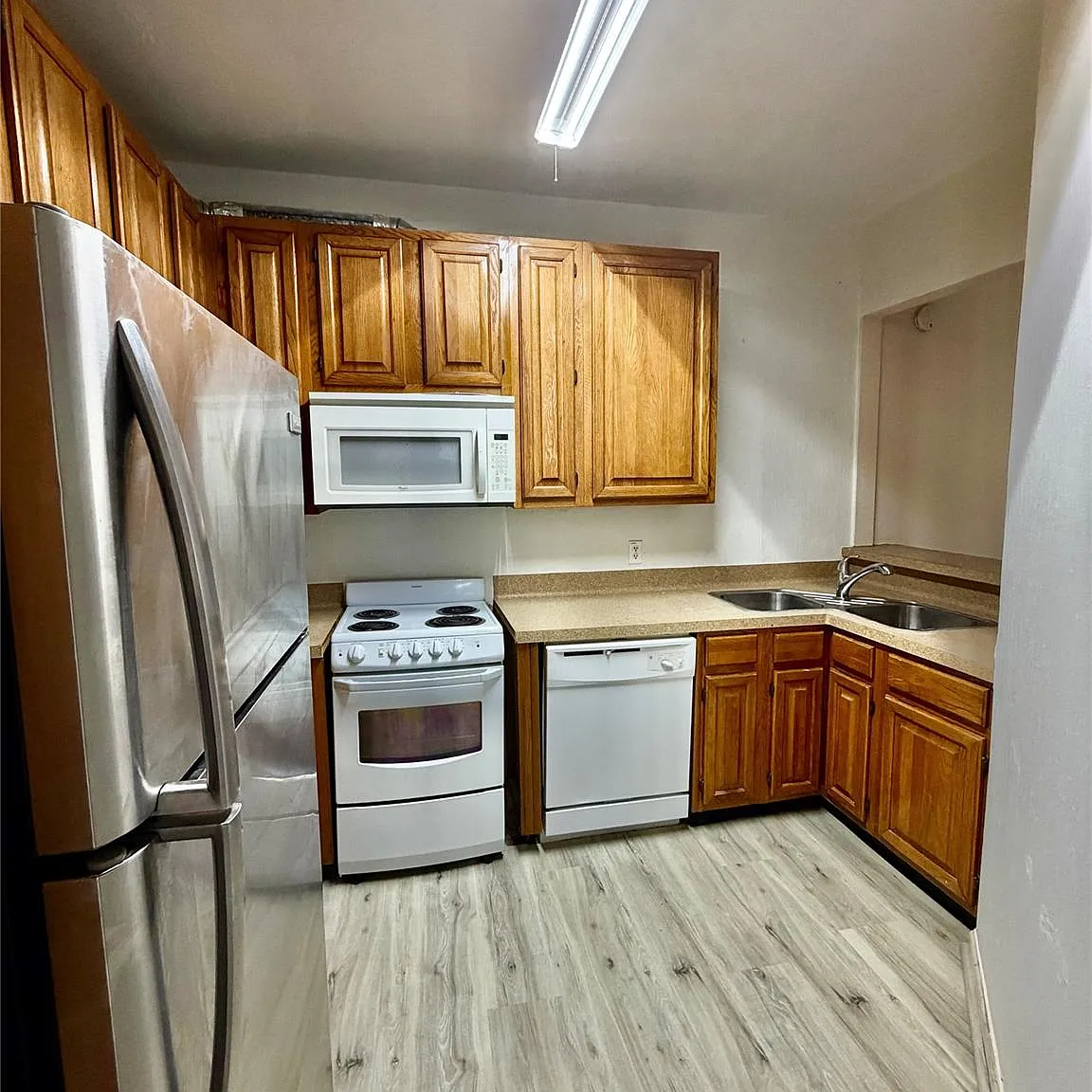 2213 S Braeswood Blvd — Photo 4