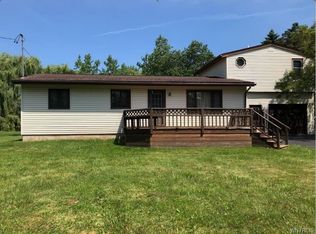 11072 Fairview Dr, Lancaster, NY 14086